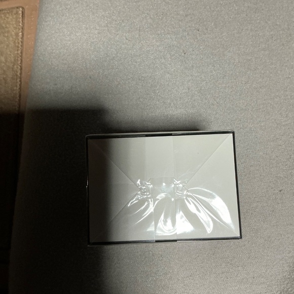 Chanel number 5 body lotion the big jar. - Picture 4 of 6